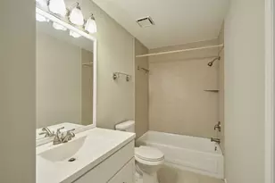 4 Sawmill Grove Ln Circle, The Woodlands, TX 77380 - Photo 21