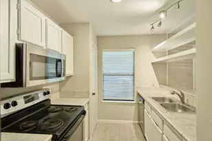 4 Sawmill Grove Ln Circle, The Woodlands, TX 77380 - Photo 15
