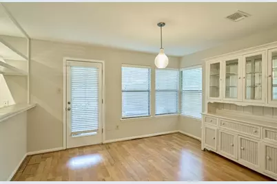 4 Sawmill Grove Lane Circle #4, The Woodlands, TX 77380 - Photo 11