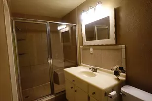 6314 Sandy Oaks Dr, Houston, TX 77050 - Photo 9