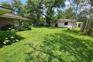706 Maple St, Sweeny, TX 77480 - Photo 33