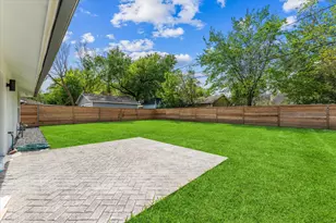 1845 Huge Oaks St, Houston, TX 77055 - Photo 23