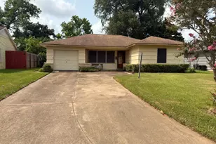 311 Wisteria St, Lake Jackson, TX 77566 - Photo 1