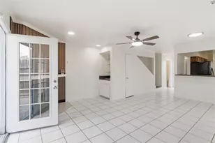 11000 Kinghurst Dr, Houston, TX 77099 - Photo 9