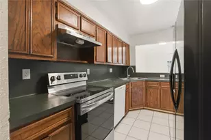 11000 Kinghurst Dr, Houston, TX 77099 - Photo 5