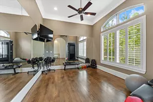 1622 E Rose Terrace Ln, Houston, TX 77055 - Photo 3