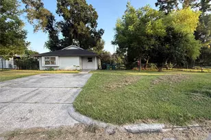 9318 Sterlingshire St, Houston, TX 77078 - Photo 1