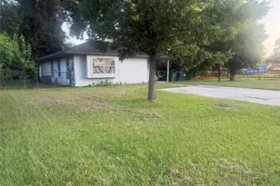 9318 Sterlingshire St, Houston, TX 77078 - Photo 5