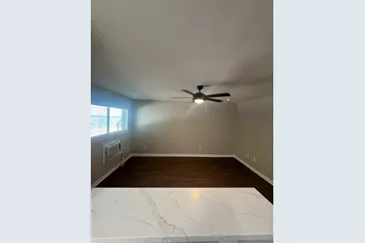 1225 W 25th Street #3, Houston, TX 77008 - Photo 9