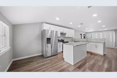 5242 Greylog Drive, Houston, TX 77048 - Photo 5