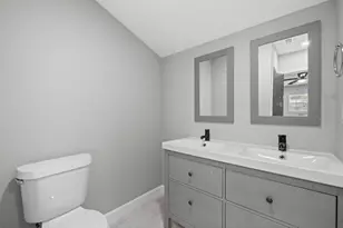 5242 Greylog Dr, Houston, TX 77048 - Photo 9