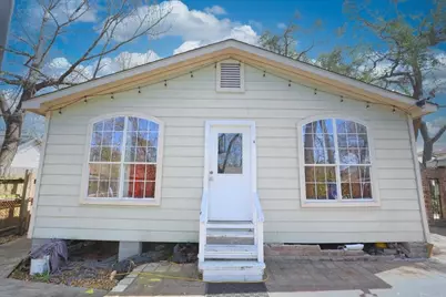 7211 Roswell Street N, Houston, TX 77022 - Photo 1