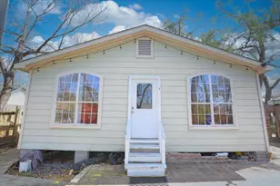 7211 Roswell Street N, Houston, TX 77022 - Photo 1