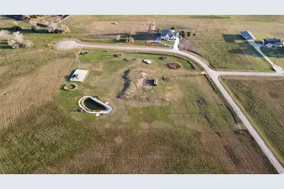 225 Cripple Creek Lane, Angleton, TX 77515 - Photo 7