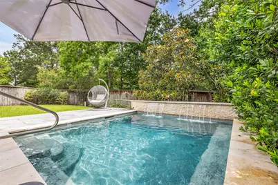 246 Hearthshire Circle, The Woodlands, TX 77354 - Photo 3