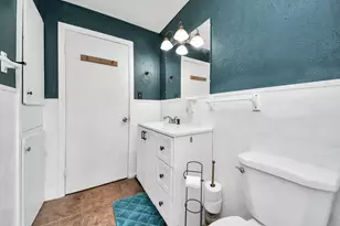204 S 4th St, Alvin, TX 77511 - Photo 23