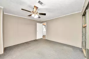 204 S 4th St, Alvin, TX 77511 - Photo 29
