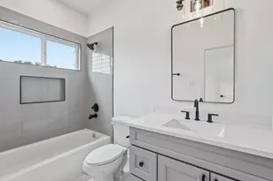267 De Boll St, Houston, TX 77022 - Photo 17