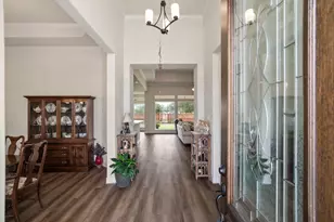 305 Champions Ct, El Campo, TX 77437 - Photo 5
