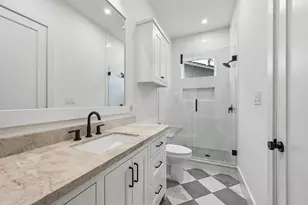 1030 Chamboard Ln, Houston, TX 77018 - Photo 33