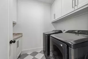 1030 Chamboard Ln, Houston, TX 77018 - Photo 47