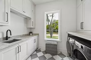 1030 Chamboard Ln, Houston, TX 77018 - Photo 35