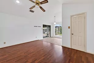 8219 Winding Meadow Ct, Houston, TX 77040 - Photo 23