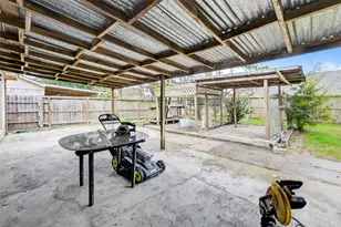 8219 Winding Meadow Ct, Houston, TX 77040 - Photo 27