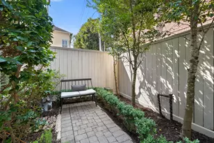 1202 Wynden Commons Ln, Houston, TX 77056 - Photo 37