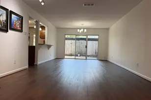 12925 Trail Hollow Dr, Houston, TX 77079 - Photo 9