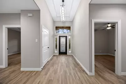 307 Grand View, Huntsville, TX 77340 - Photo 9