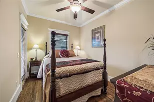 809 W 9th St, Houston, TX 77007 - Photo 17