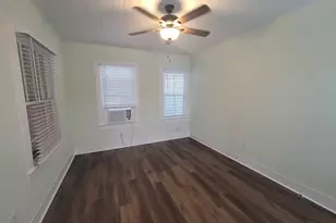 723 Sealy St, Galveston, TX 77550 - Photo 3