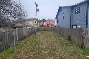 723 Sealy St, Galveston, TX 77550 - Photo 15