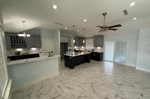 5715 Belarbor St, Houston, TX 77033 - Photo 3