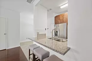 9850 Pagewood Ln, Houston, TX 77042 - Photo 5