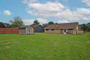 103 Sunflower St, Lake Jackson, TX 77566 - Photo 23