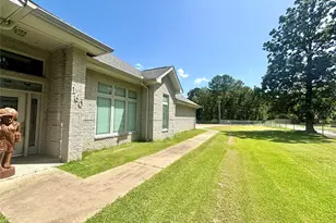 160 Black Forest Dr, Zavalla, TX 75980 - Photo 5