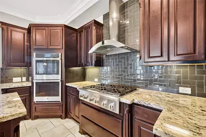 1902 Creekwood Lane, Friendswood, TX 77546 - Photo 5