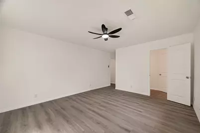 18219 Kings Lynn Street, Webster, TX 77058 - Photo 25