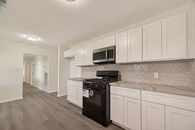 18219 Kings Lynn Street, Webster, TX 77058 - Photo 11