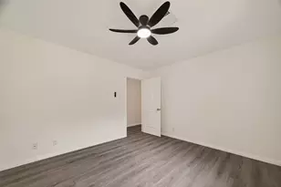 18219 Kings Lynn St, Webster, TX 77058 - Photo 17