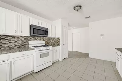 2415 Blackridge Road, Houston, TX 77067 - Photo 11