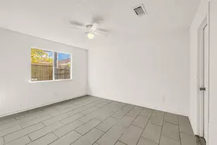 2415 Blackridge Rd, Houston, TX 77067 - Photo 15