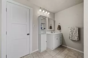 1005 W Clayton St, Dayton, TX 77535 - Photo 23
