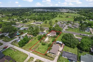 1005 W Clayton St, Dayton, TX 77535 - Photo 25