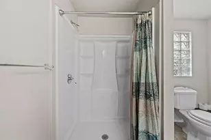 1005 W Clayton St, Dayton, TX 77535 - Photo 19