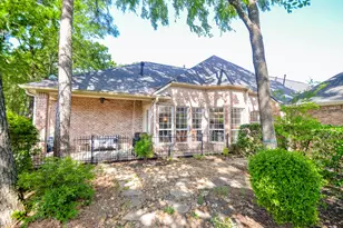 7 Champion Villa Dr, Houston, TX 77069 - Photo 3