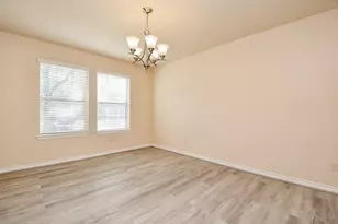 10439 Lauren Creek Dr, Baytown, TX 77523 - Photo 7