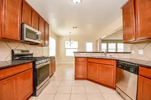 10439 Lauren Creek Dr, Baytown, TX 77523 - Photo 11